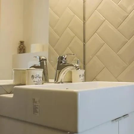 Old Town - Over The River בוקרשט