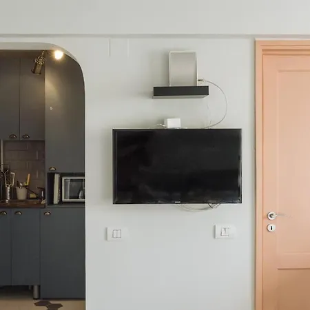 Old Town - Over The River * בוקרשט