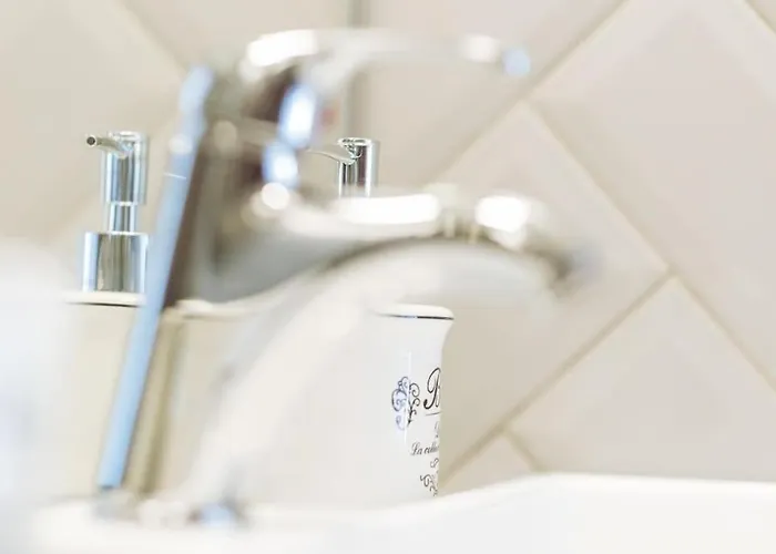 Old Town - Over The River Апартаменти *