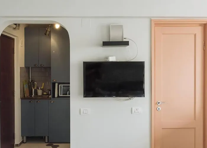 Old Town - Over The River * بوخارست