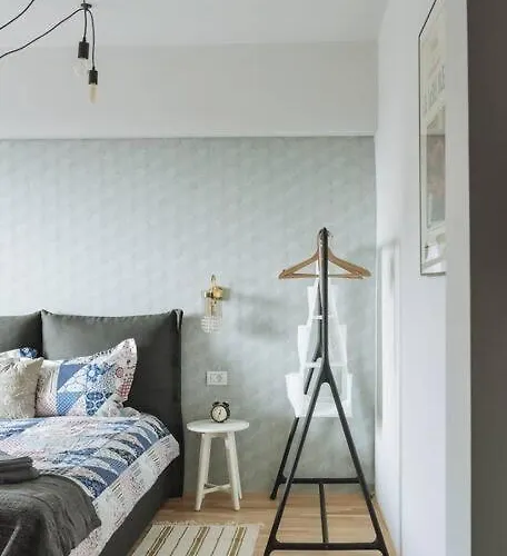 Old Town - Over The River * Bukarest